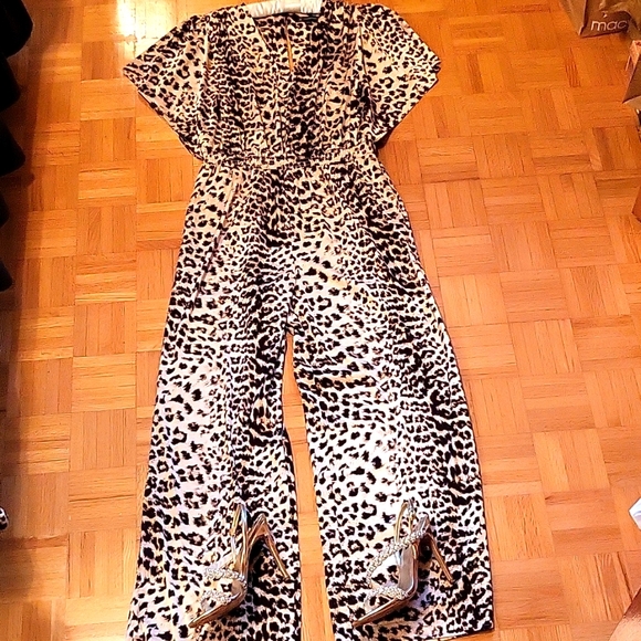NWOT Sexy Satiny Leopard Print Jumpsuit by INC! Pockets! L - Picture 10 of 17